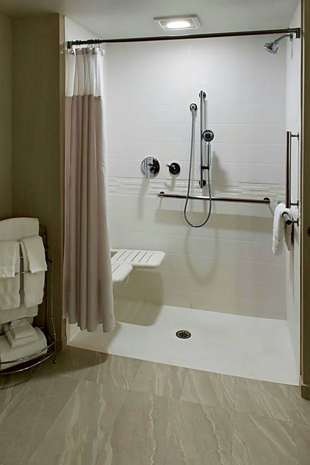 Delta Hotels by Marriott Utica