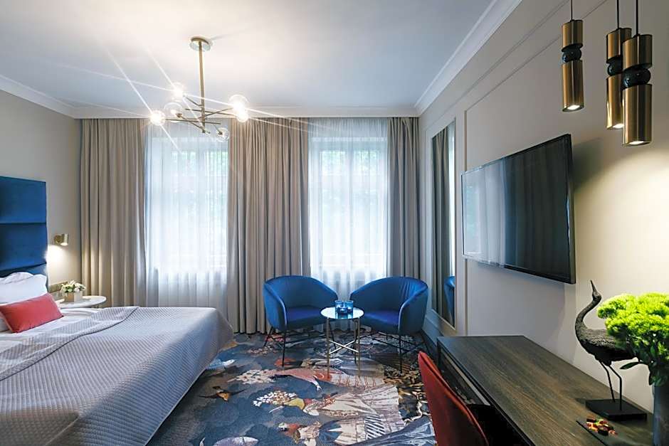 Queen Boutique Hotel