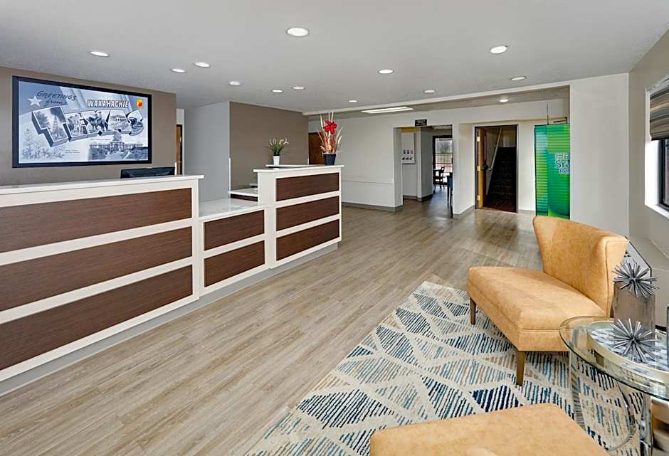 Super 8 by Wyndham Waxahachie TX