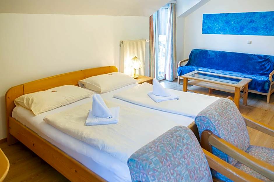 Hotel & Hostel Sandwirt