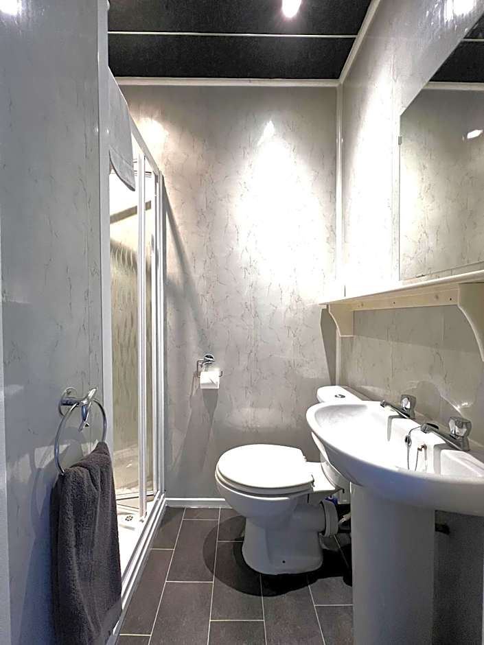 Central Cove Guesthouse