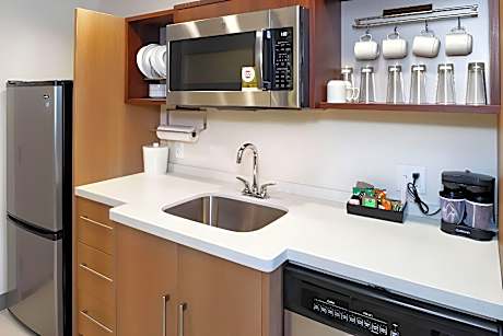 1King Mobilty/Hearing Access Tub Studio Nosmk
