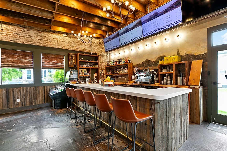 Marsh Hotel