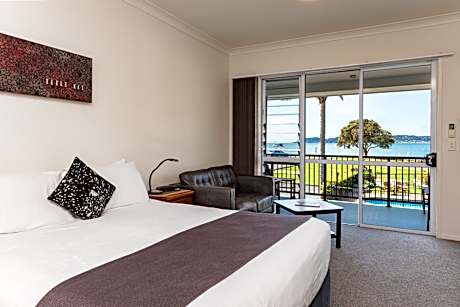 Studio Suite with Sea View