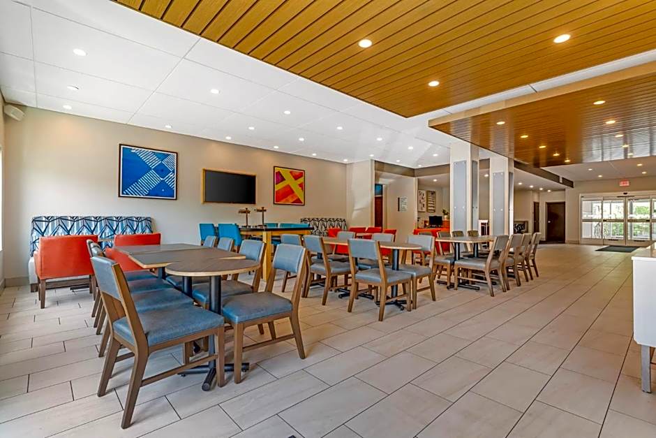 Holiday Inn Express & Suites Lancaster East - Strasburg By IHG