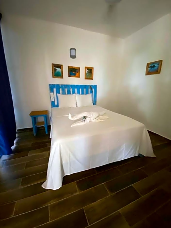 Bacalar B7 Blue