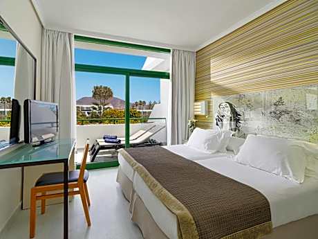 Suite (2 Adults)