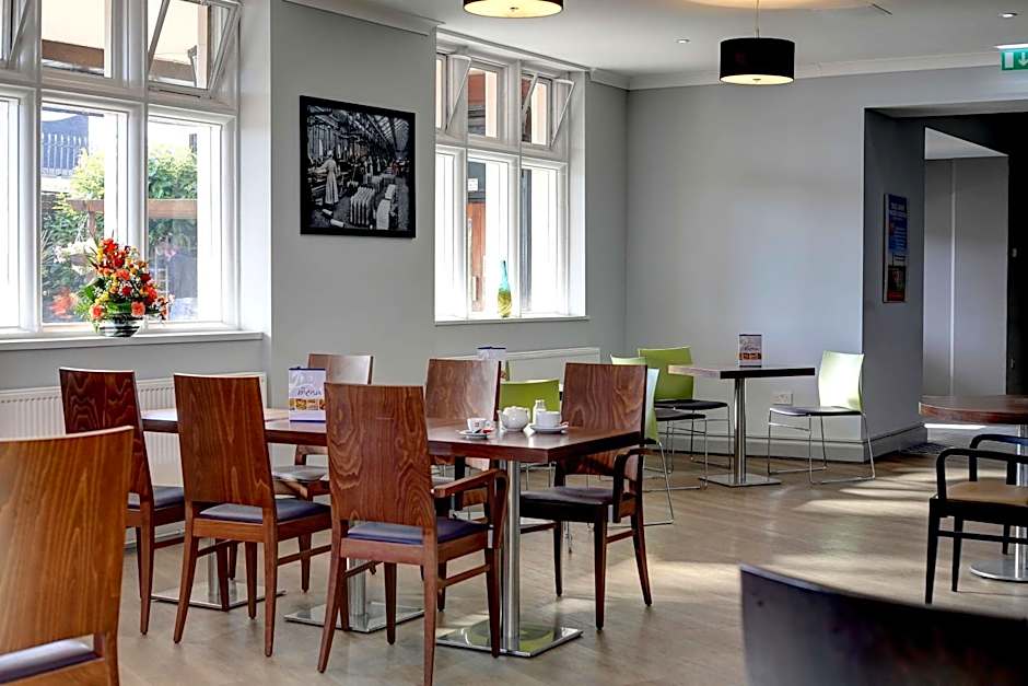 Belvilla Crewe Arms Hotel