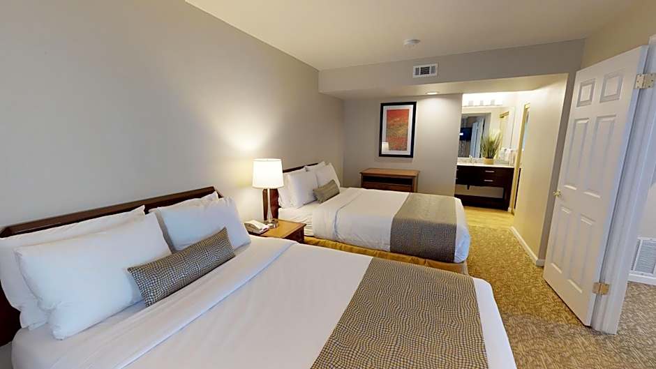 Chase Suites Hotel In Newark