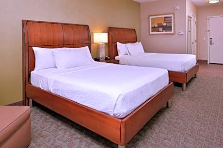 2 Queen Beds