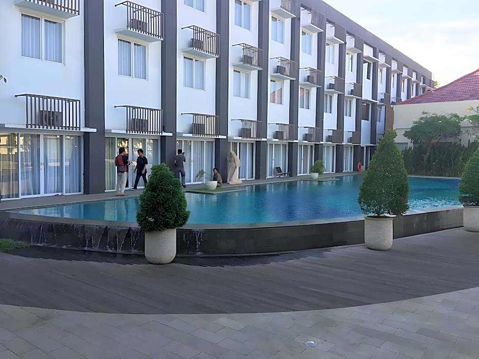 Front One Akshaya Hotel Karawang