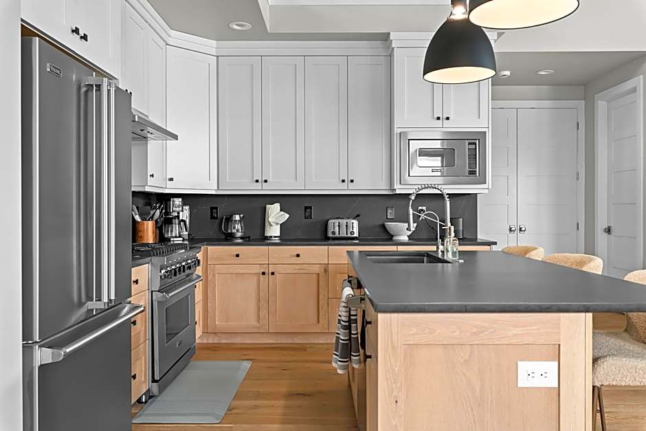 Luxury Stays Club 1012, New lovely 4br TH, New Deer Valley 1 min Park City 10 min