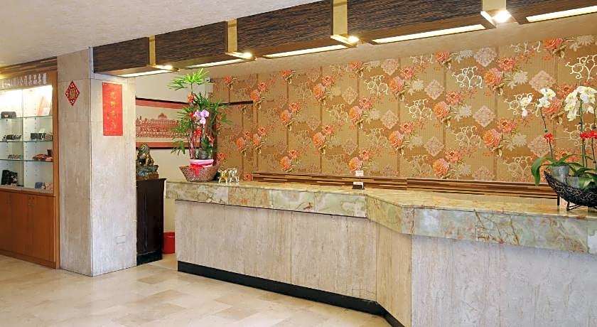 Chiayi Crown Hotel