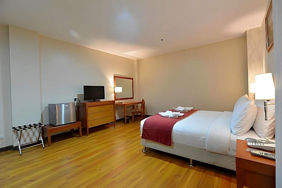 Royal Suites Condotel