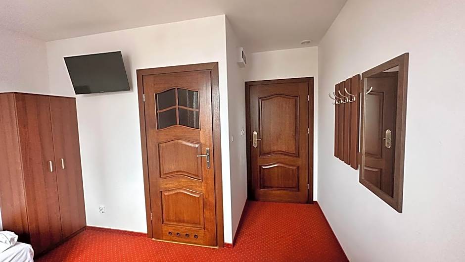 Hotel "XAVIER"