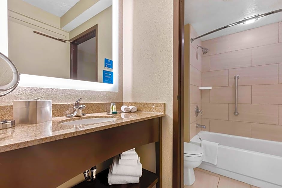 DoubleTree by Hilton Park City - The Yarrow