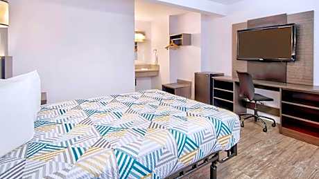1 King Bed | Non-Smoking, Mini Fridge