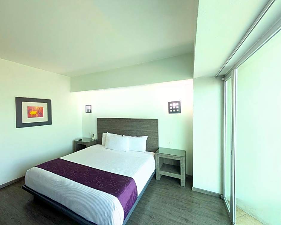 We Hotel Aeropuerto