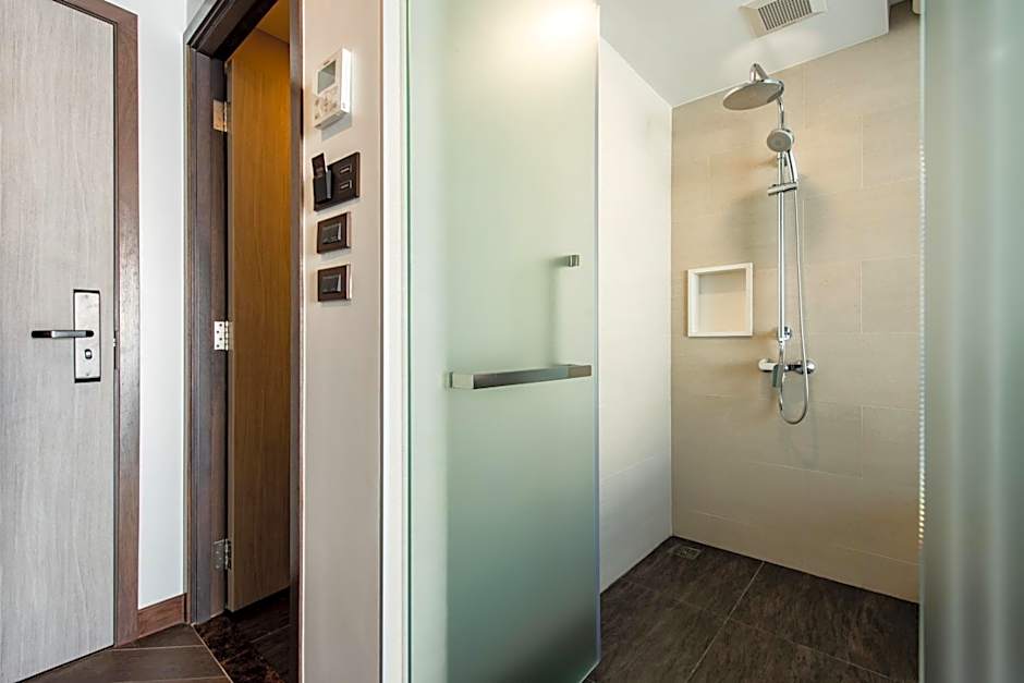 Blackwoods Hotel Pattaya - SHA Extra Plus