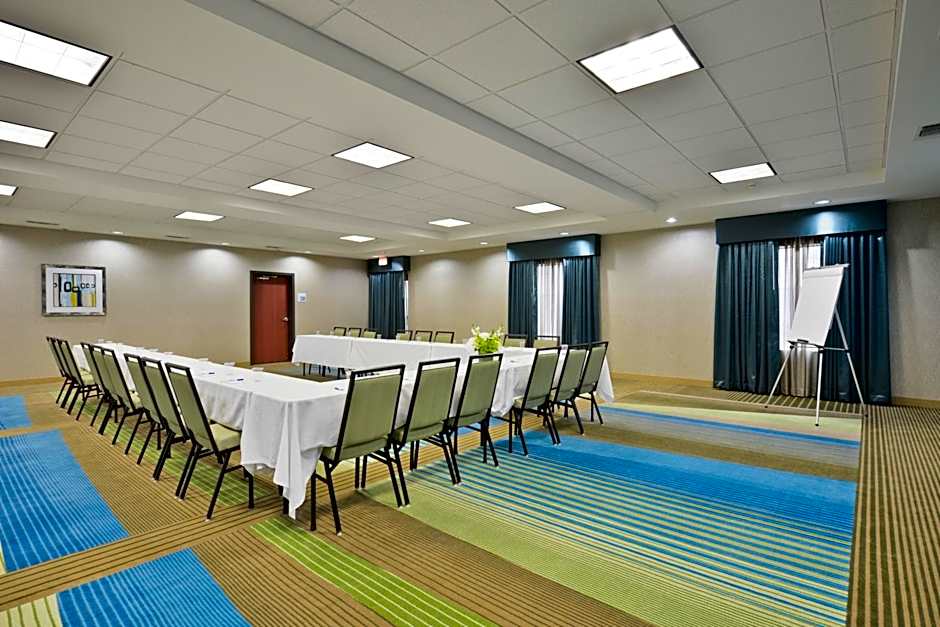Holiday Inn Express & Suites Forrest City by IHG