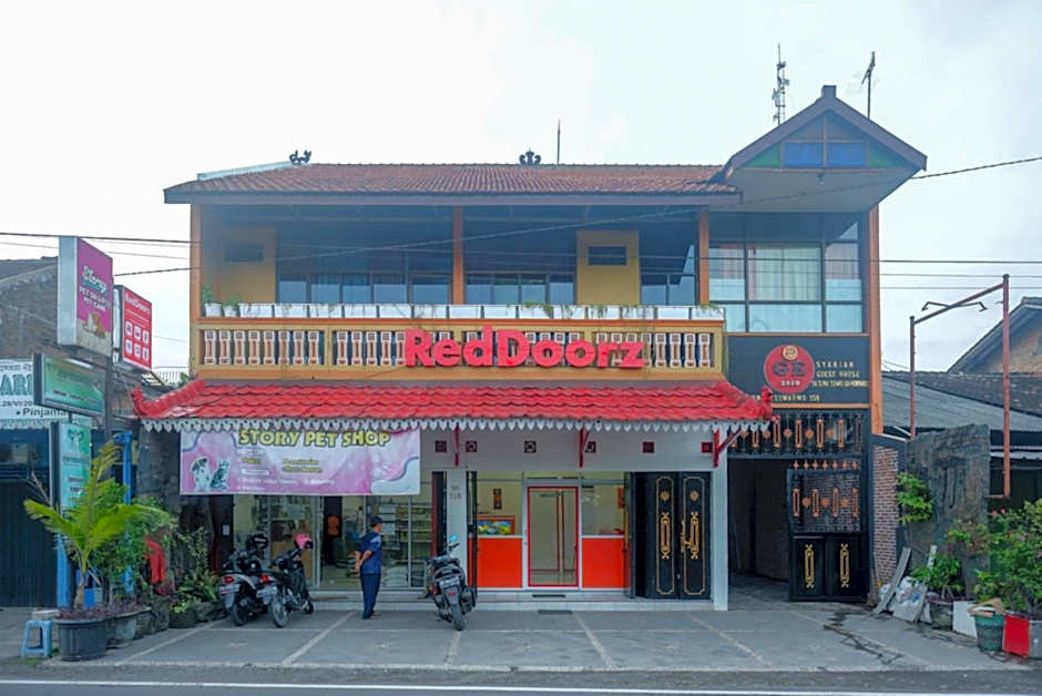RedDoorz Syariah near Exit Toll Ngemplak Solo