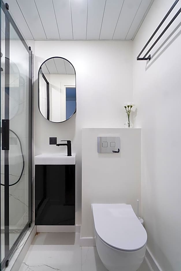 Tallinn Airport Studios by Revalhome