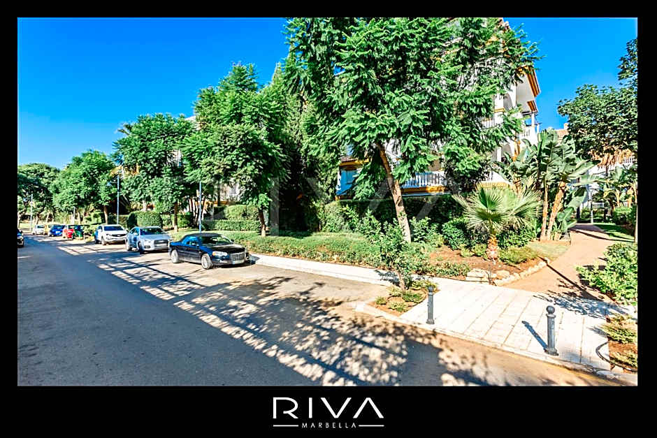 by Riva - 4 bedroom apartment in Dama de noche