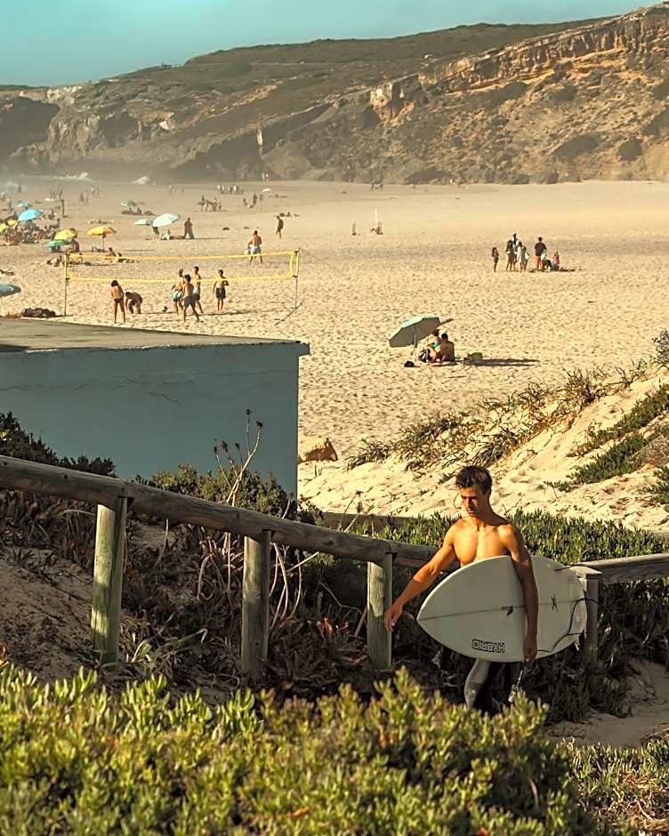 Birds of Paradise - Boutique Surf Lodge