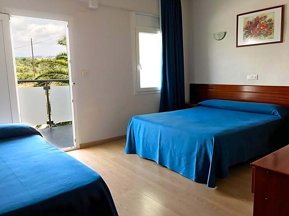 Photo 1 of 9 of Triple Room