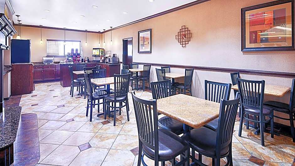 Best Western Plus Royal Mountain Inn & Suites