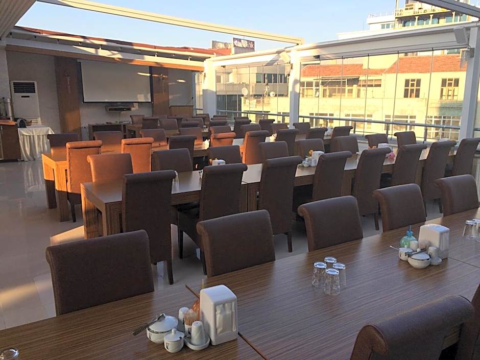Gloria Tibi Hotel