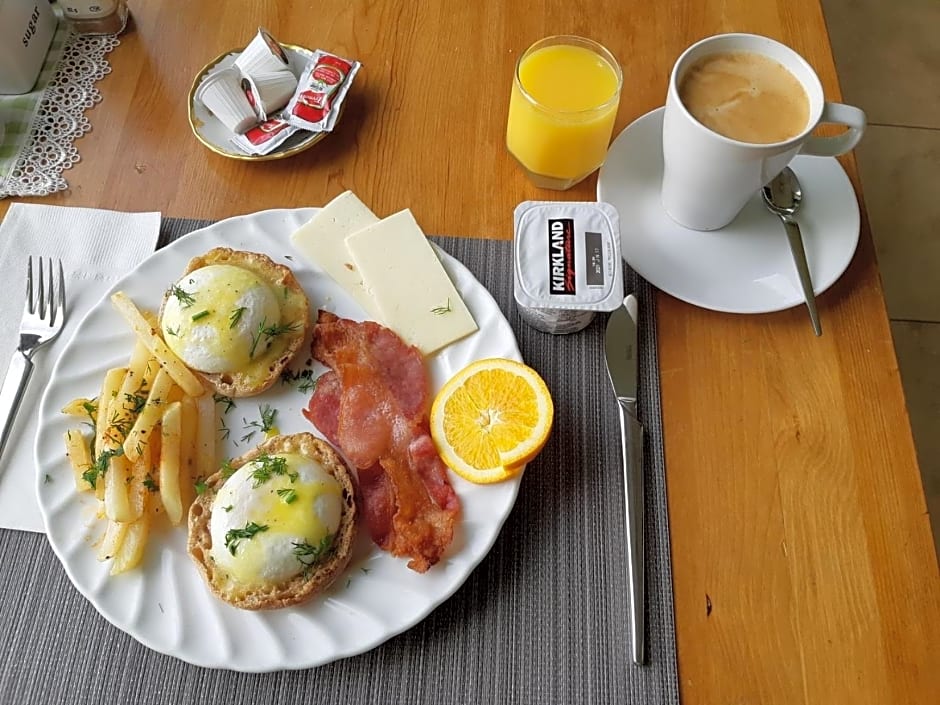 Big Axe Bed & Breakfast