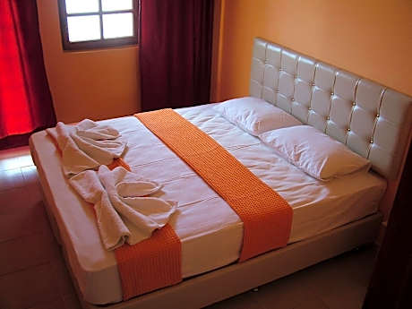 Apartment (3 Adults)