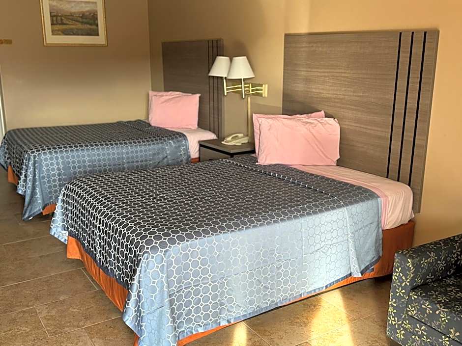 Los Fresnos Inn and Suites