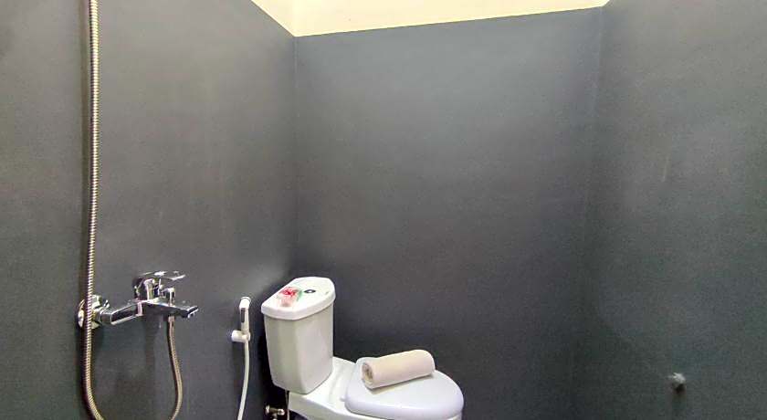 RedDoorz Syariah near Exit Tol Pemalang Comal 2