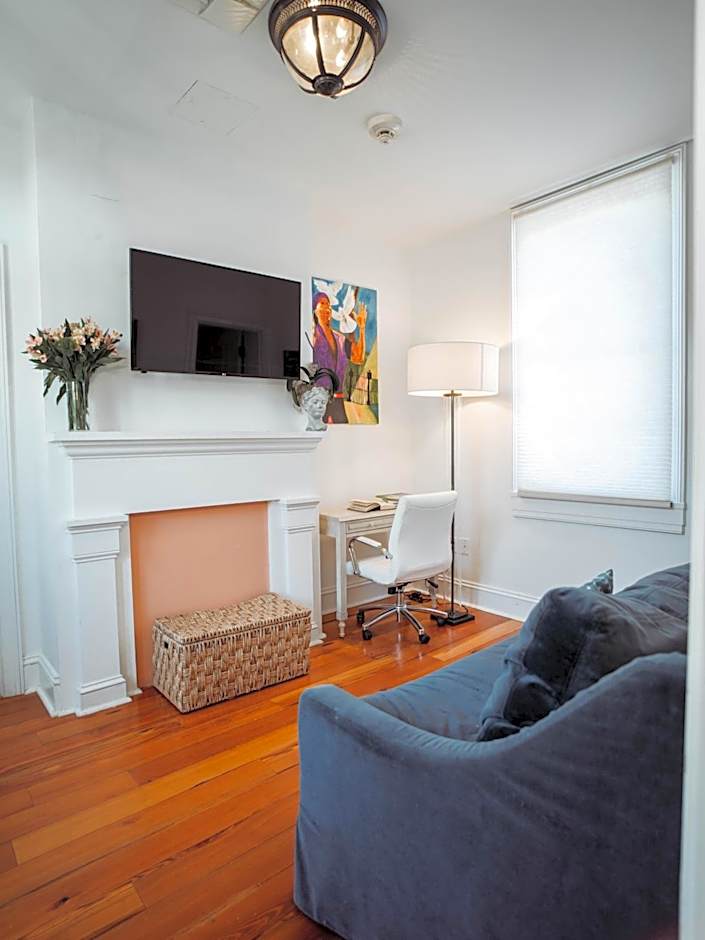 Royal Frenchmen Hotel and Bar