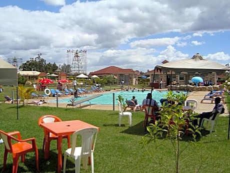 Poa Place Resort & Hotel - Where Nature Meets Comfort