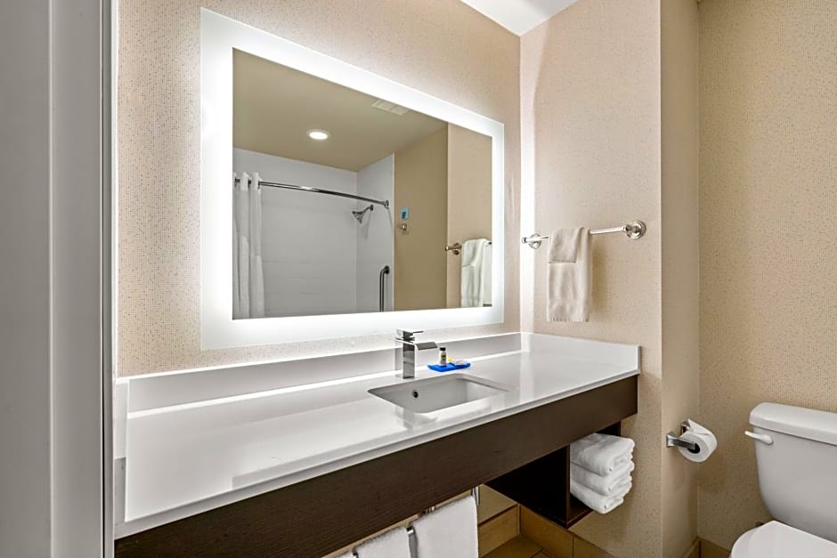 Holiday Inn Express Hotel & Suites Klamath Falls Central