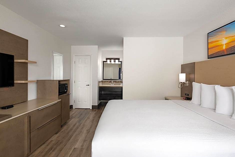 Days Inn by Wyndham Monterey Downtown