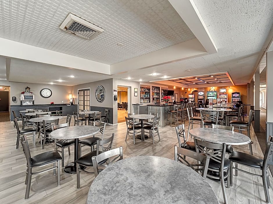 Eastland Suites Extended Stay Hotel & Conference Center Urbana