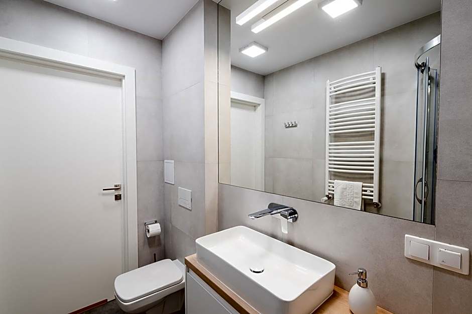 Q17 Apartments Rynek