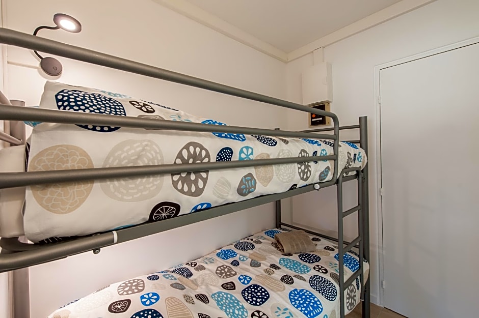 Studio neuf climatisé petite vue mer plage à pieds - Ted Home