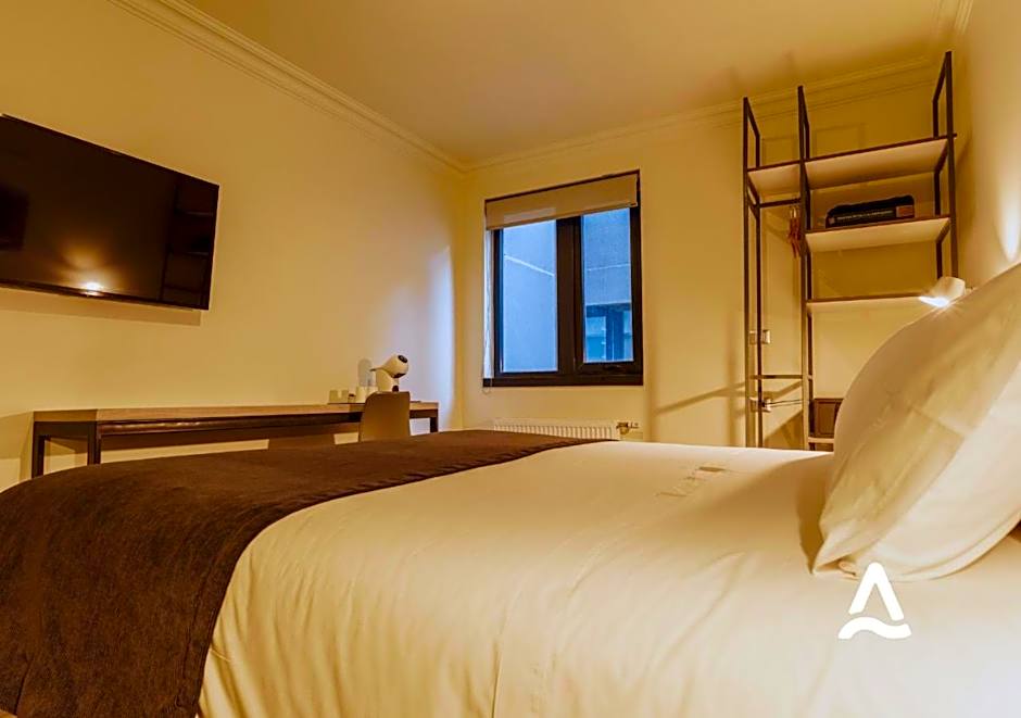 Photo 1 of 4 of Budget Double Room