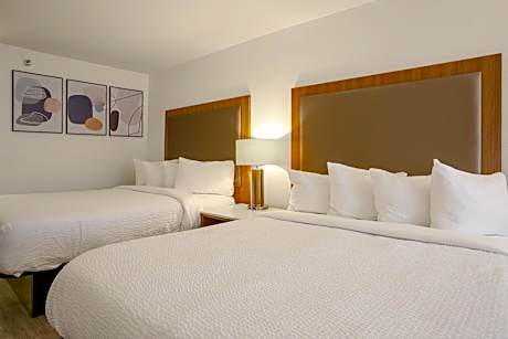 Queen Room with Two Queen Beds - Non-Smoking