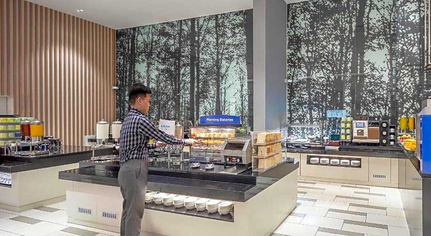 Holiday Inn Express Kota Kinabalu City Centre By IHG