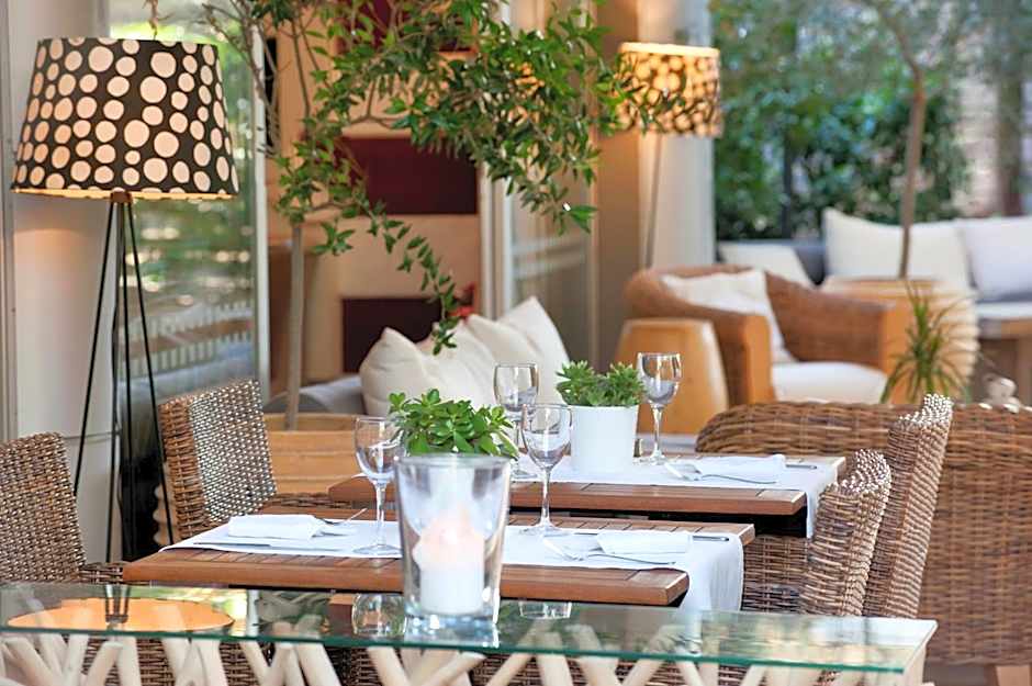 Sea View Cityscape Hotel