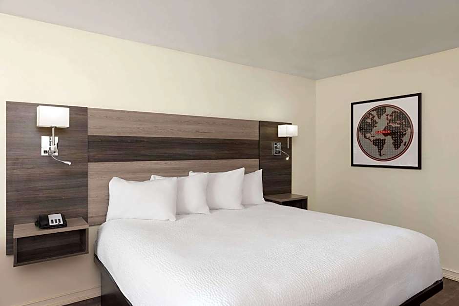 Ramada by Wyndham Kingman