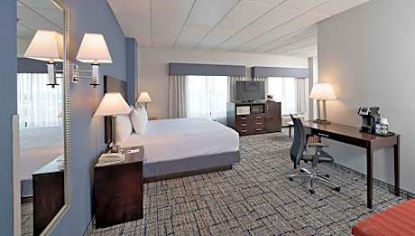 Queen Suite with Two Queen Beds and Sofa Bed - Non-Smoking