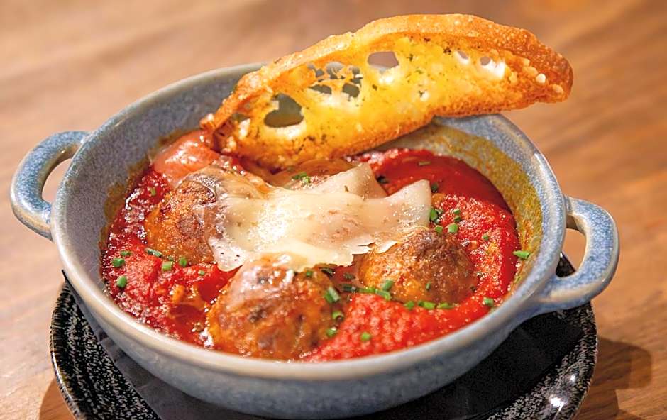 Fuego Steakhouse and Tapas -Tomahawk Potto