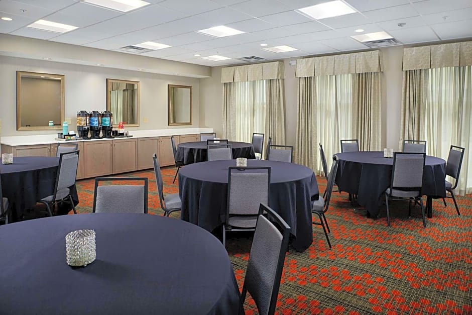 Homewood Suites by Hilton Cincinnati-Midtown, OH